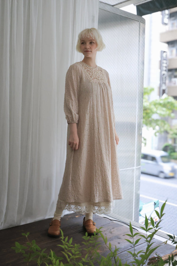 Height : 165cm