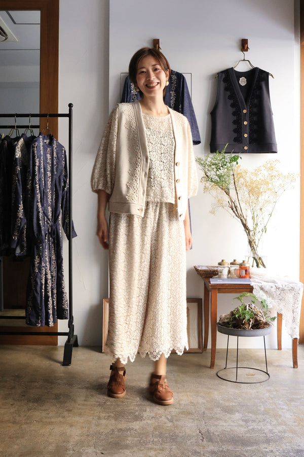Height : 162cm