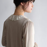 〔No.9350〕ウール天竺lacyカラーブラウス【2026年9月中旬入荷予定】