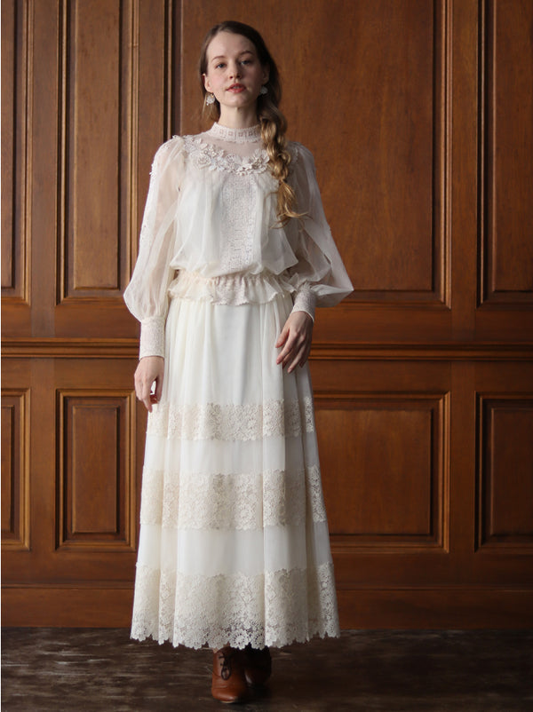 〔Classical Dress Line "Ivory" Collection 2024〕美しいイングランドチュールとレース達のブラウス