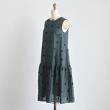 〔No.9214〕Gaun Tanpa Lengan Bordir Pom-pom Linen Katun [Perkiraan Tersedia Akhir Mei 2026]