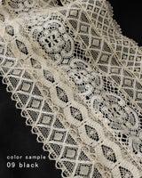 クルーニーとトーションの四角いlacyクッション / Coco Ivory Fillage Collection 2027