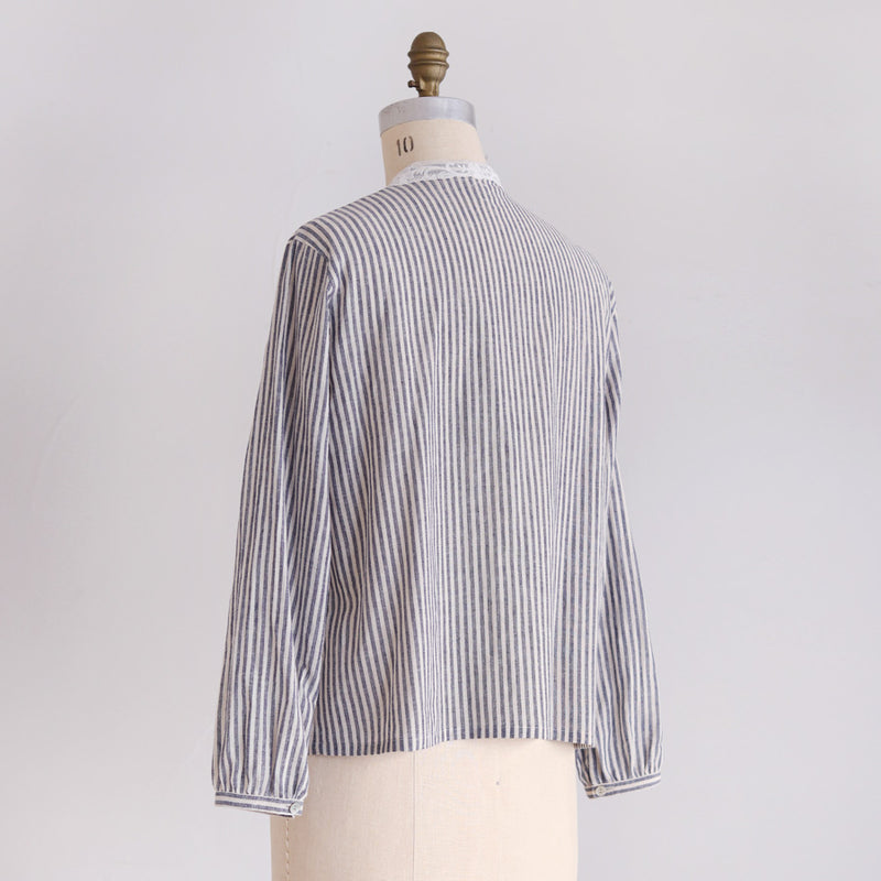 [Scheduled to arrive in late February 2024] Cotton linen striped blouse [Now accepting reservations]