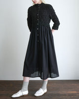 〔No.9436〕綿シュリンク刺繍ワンピース【2027年3月上旬入荷予定】