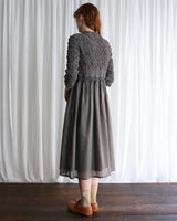〔No.9436〕綿シュリンク刺繍ワンピース【2027年3月上旬入荷予定】