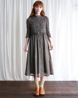 〔No.9436〕綿シュリンク刺繍ワンピース【2027年3月上旬入荷予定】