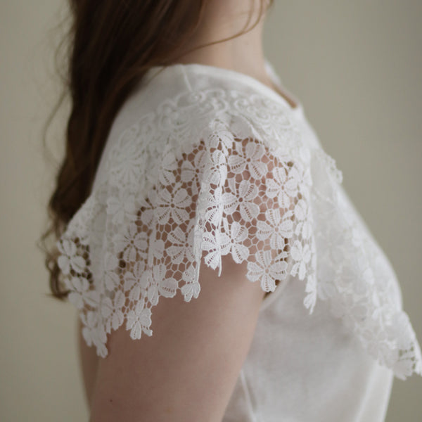 [Scheduled to arrive in late April 2025] C Belgian linen lacy T-shirt [Pre-order item/2025ss]
