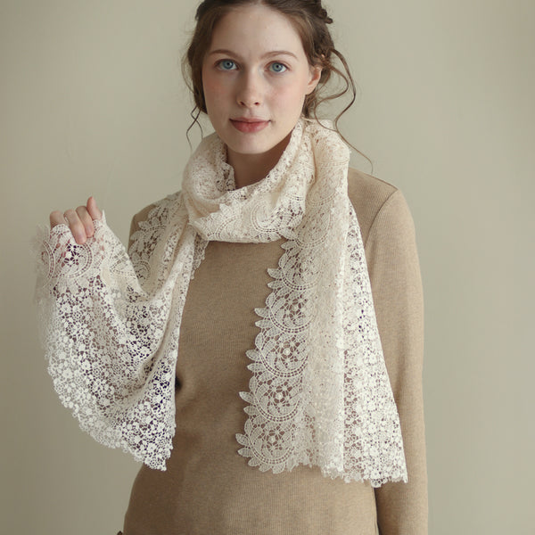 [Scheduled to arrive in late March 2025] Shirring embroidered blouse [Pre-order item/2025ss]