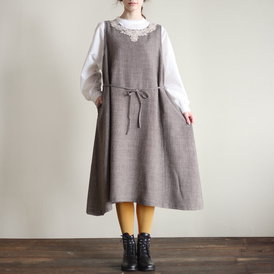 専用になりました 極美品 リネンとチュールレースのワンピース 極美品 REI (麗) リネンとチュールレースのワンピース