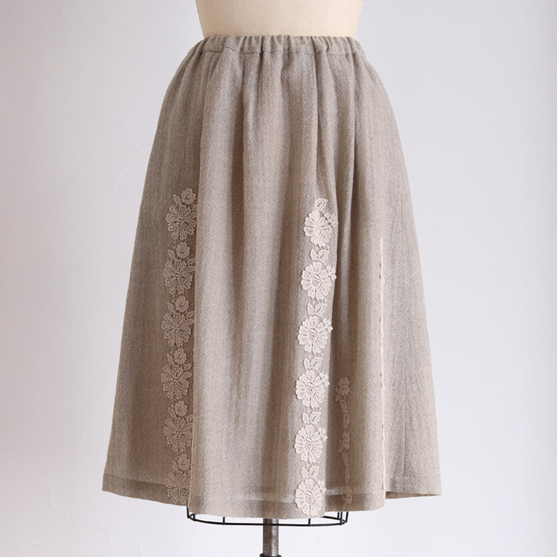 [Expected to ship in early October 2023] Wool gauze lacy skirt [Currently accepting reservations]
