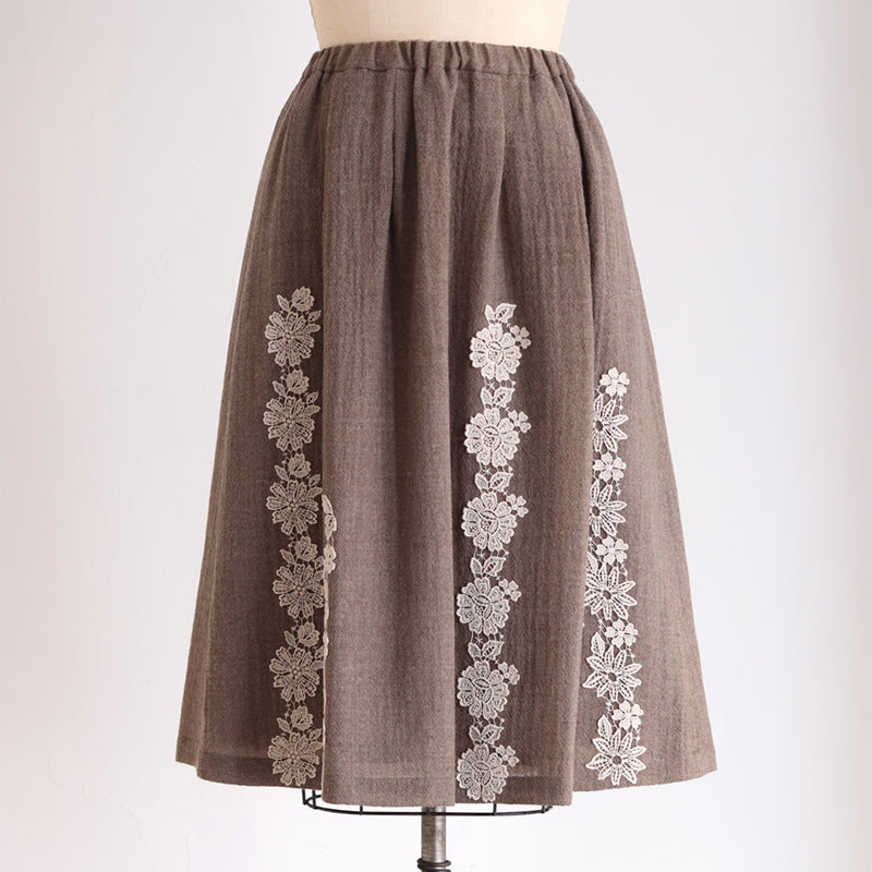 [Expected to ship in early October 2023] Wool gauze lacy skirt [Currently accepting reservations]