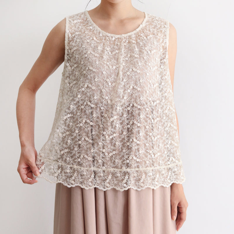 [Scheduled to arrive in late March 2024] Tulle embroidery vest [Now accepting reservations]