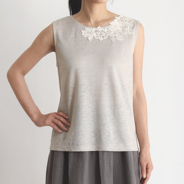 [Scheduled to arrive in late April 2024] Linen jersey lacy collage tank top [Now accepting reservations]