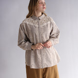 〔No.9309〕かりん刺繍シャツブラウス【2026年10月上旬入荷予定】