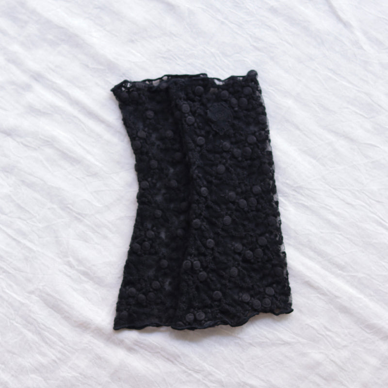 [Scheduled to arrive in mid-March 2024] Tulle embroidered gloves [Now accepting reservations]