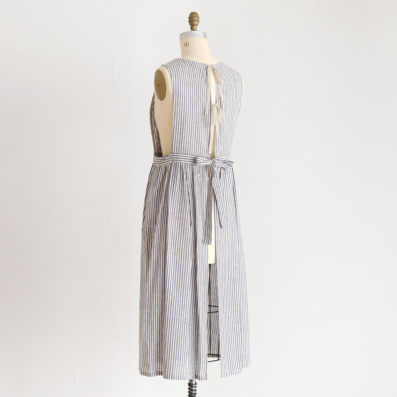 [Scheduled to arrive in early March 2024] Cotton linen striped apron dress [Now accepting reservations]