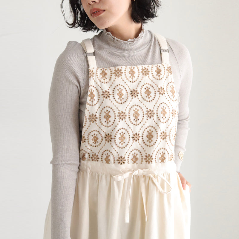 organicコットンemblem刺繍 エプロンワンピース