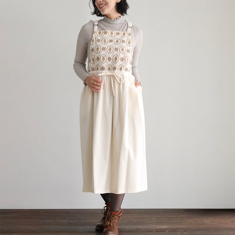 organicコットンemblem刺繍 エプロンワンピース