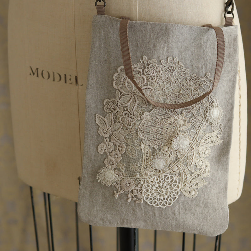 [Scheduled to arrive in mid-June 2024] Lacy Collage Petite Bag [Now accepting reservations]