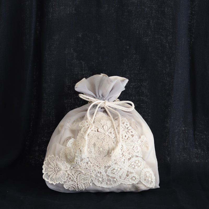 [Scheduled to arrive in mid-May 2024] Lacy Collage Drawstring Purse Medium [Now accepting reservations]