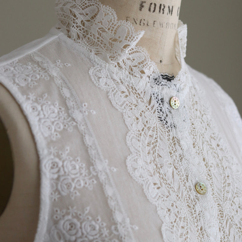 [Scheduled to arrive in late March 2025] C Belgian linen lacy blouse [Pre-order item/2025ss]
