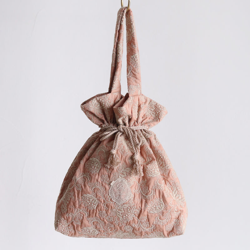 [Scheduled to ship in late October 2023] Padded embroidered drawstring bag [accepting reservations]