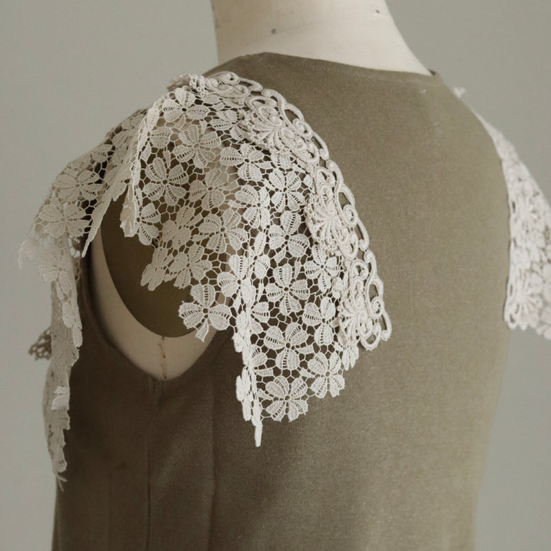 [Scheduled to arrive in late April 2025] C Belgian linen lacy T-shirt [Pre-order item/2025ss]