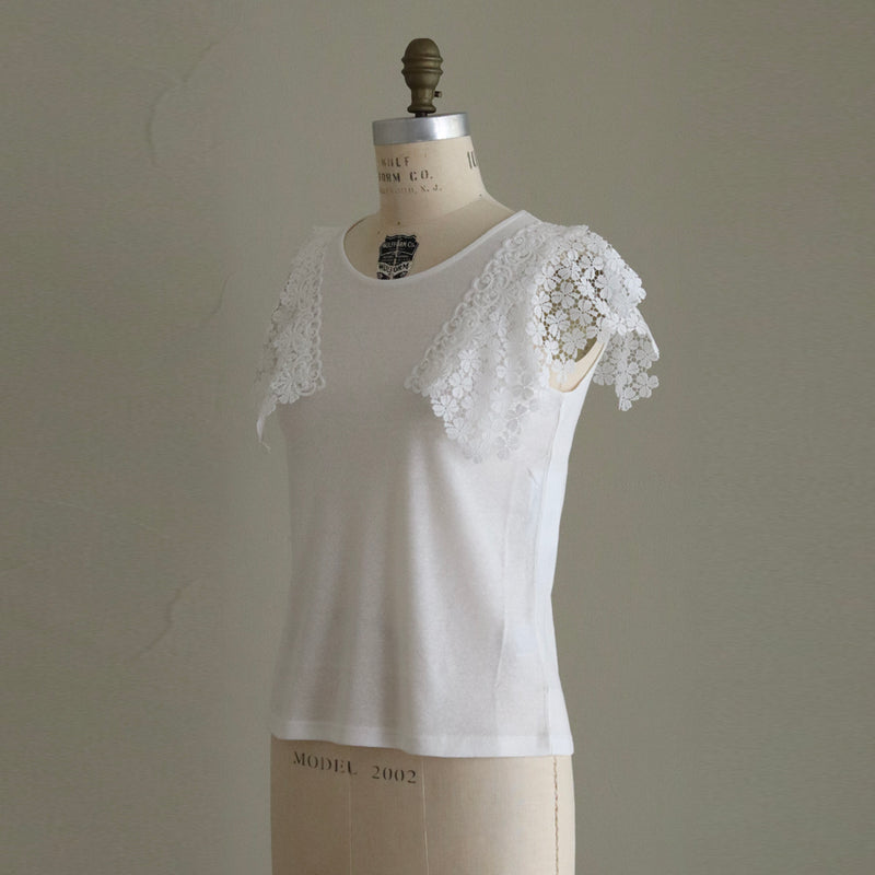 [Scheduled to arrive in late April 2025] C Belgian linen lacy T-shirt [Pre-order item/2025ss]