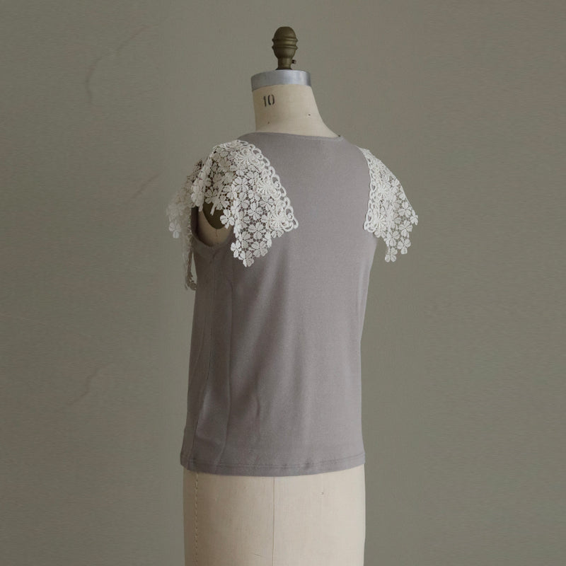 [Scheduled to arrive in late April 2025] C Belgian linen lacy T-shirt [Pre-order item/2025ss]