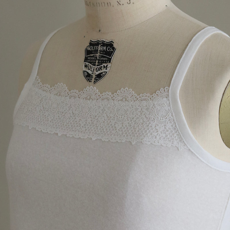 [Scheduled to arrive in late April 2025] C Belgian linen lacy camisole [Pre-order item/2025ss]