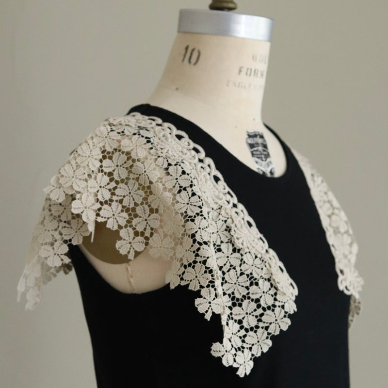 [Scheduled to arrive in late April 2025] C Belgian linen lacy T-shirt [Pre-order item/2025ss]