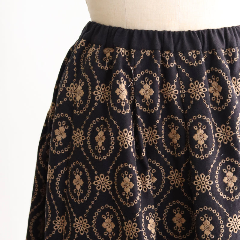 organicコットンemblem刺繍 スカート