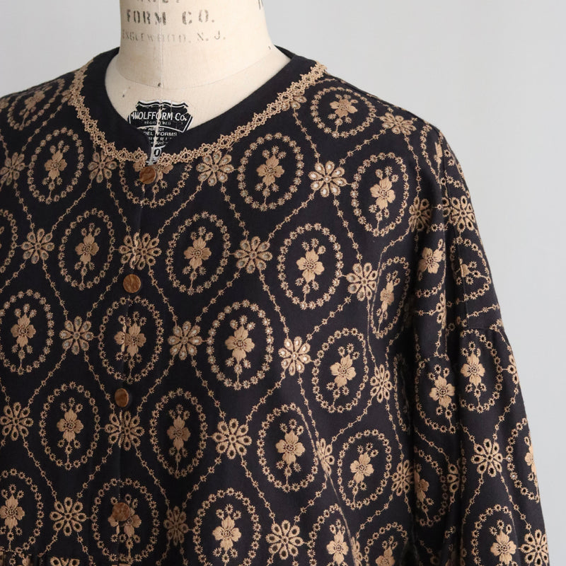organicコットンemblem刺繍コートワンピース