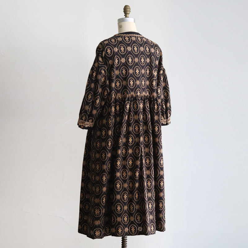 organicコットンemblem刺繍コートワンピース