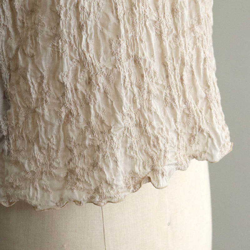[Scheduled to arrive in late April 2025] Shirring embroidered pullover [Pre-order item/2025ss]