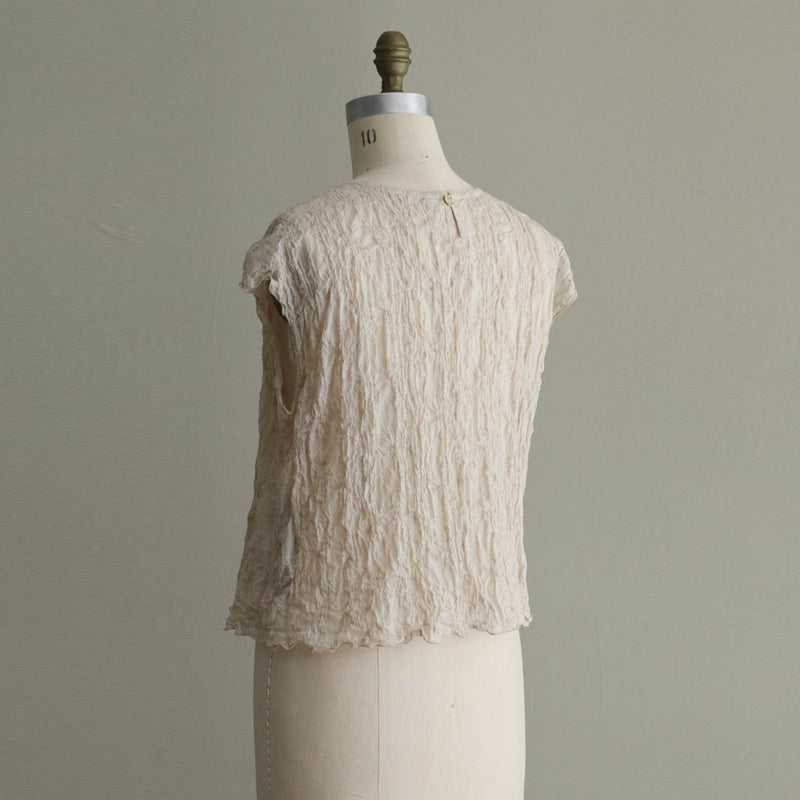 [Scheduled to arrive in late April 2025] Shirring embroidered pullover [Pre-order item/2025ss]