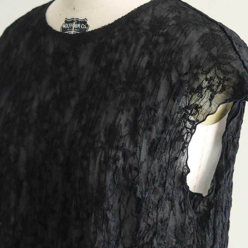 [Scheduled to arrive in late April 2025] Shirring embroidered pullover [Pre-order item/2025ss]