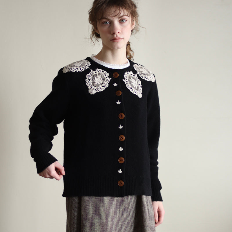 ブークレknit レースエンブレムカーディガン