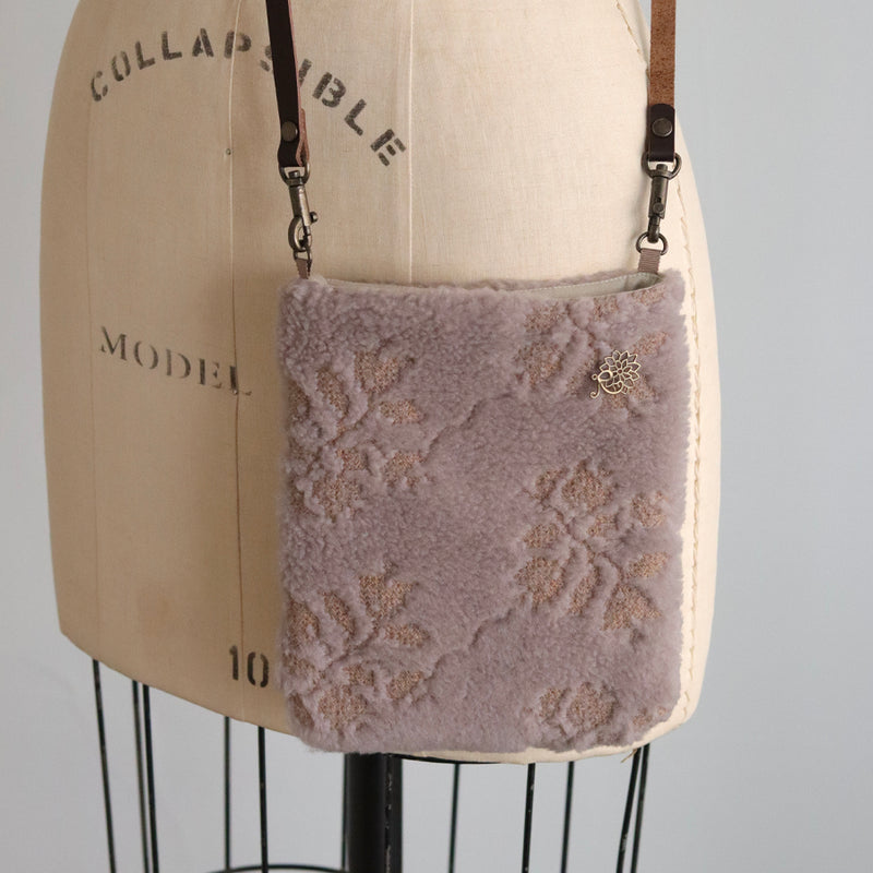 もこもこクロスステッチ刺繍ショルダーBag