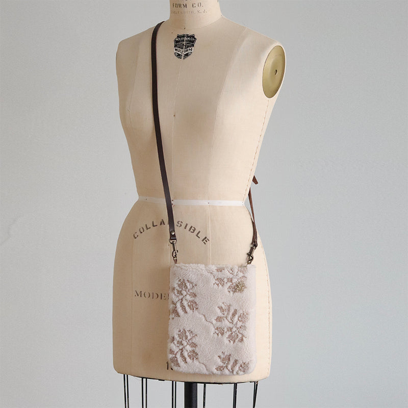 もこもこクロスステッチ刺繍ショルダーBag