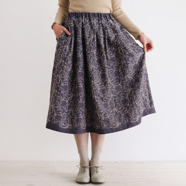 Licorice embroidery Total embroidery skirt