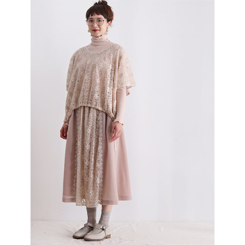 [Estimated arrival in late September 2023] Woolly tulle embroidery combination pullover [Currently accepting reservations]