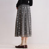 ウーリーチュール刺繍スカート