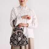 [Scheduled to ship in late October 2023] Padded embroidered drawstring bag [accepting reservations]